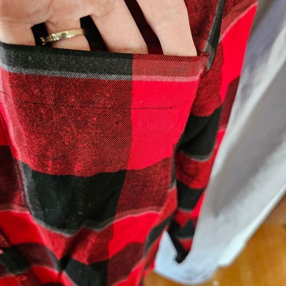 juniors size small red and black plaid flannel - Picture 2 of 5